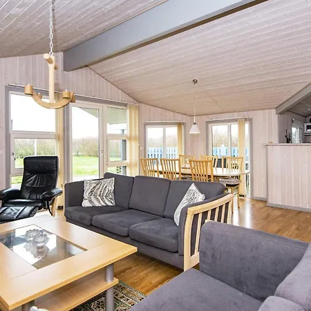 Tranquil Retreat With - By Traum *